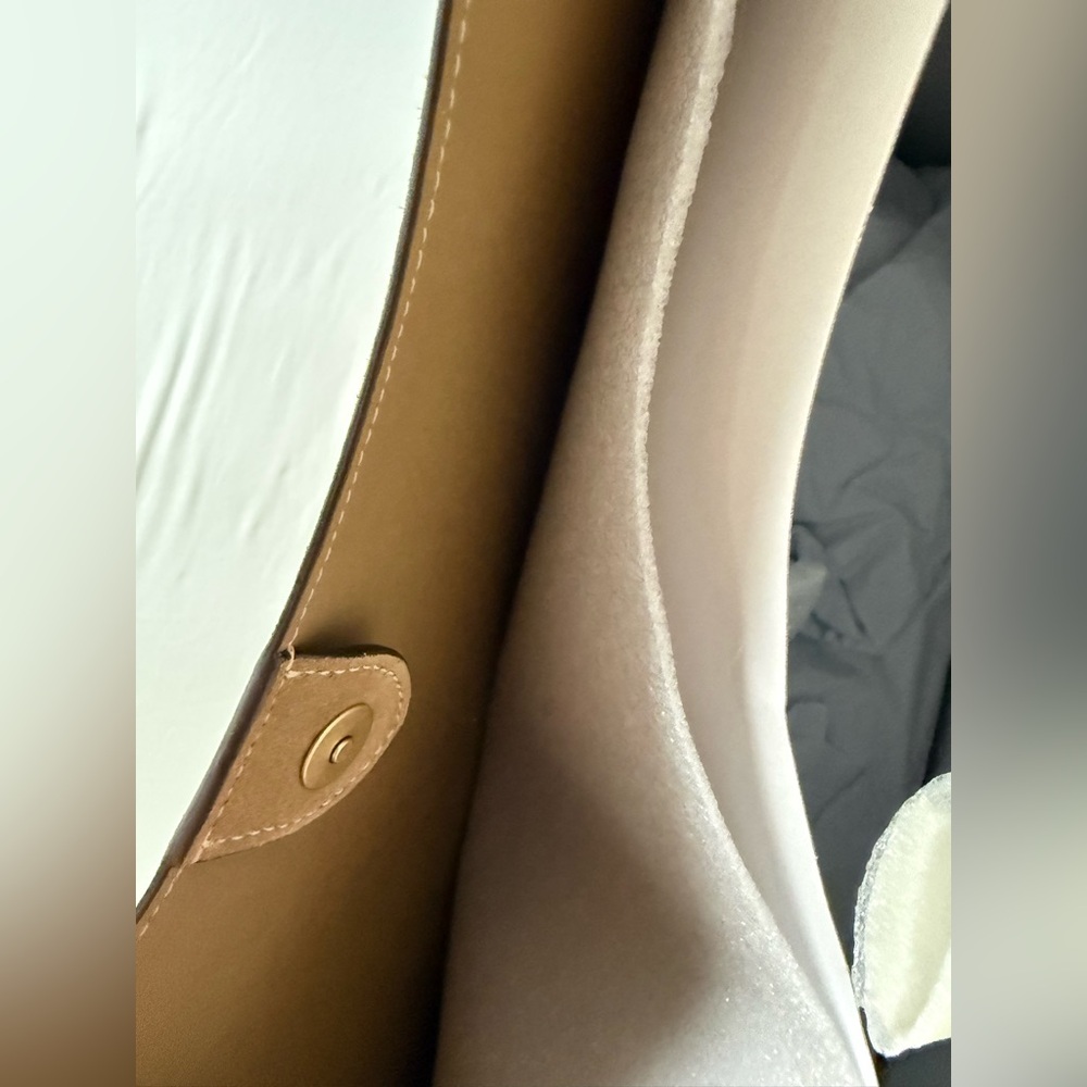 Coach Brooklyn Shoulder Bag 39 large suede Sand/Gold  a free scarf &chain NWT - Picture 7 of 16